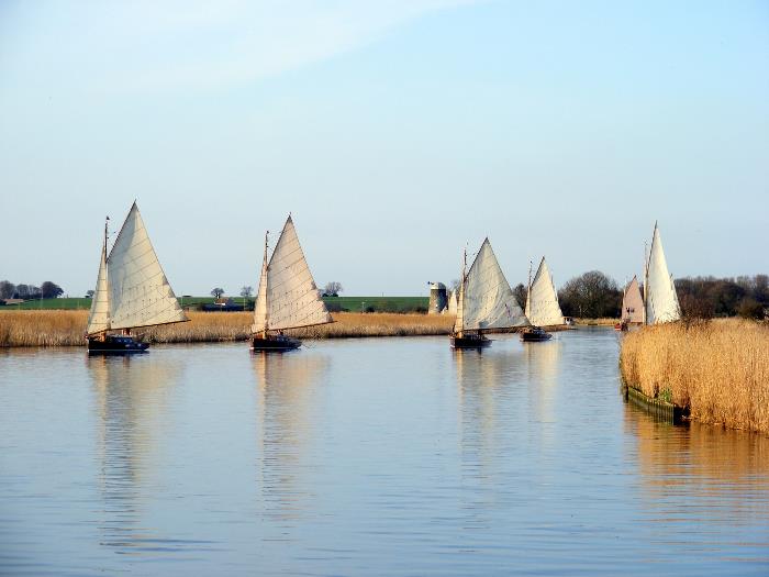 Norfolk Broads Sailing 